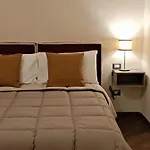 Gibus 4* נאפולי